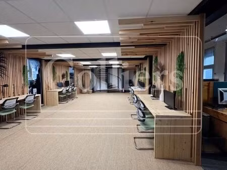 bureaux 252 m²