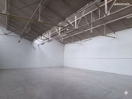 batiment industriel 600m²