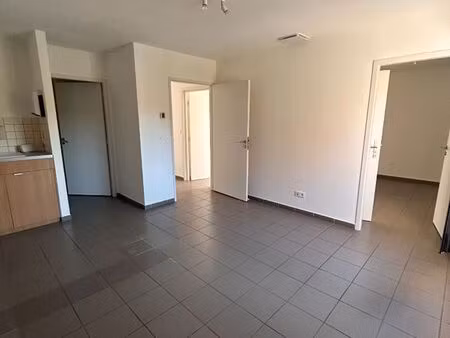 local 69 m² gardanne