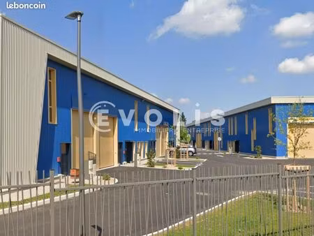 local d'activité 407 m²
