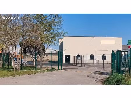 à louer – local d'activité / stockage / bureaux 328 m²