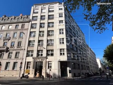 bureau 492 m²