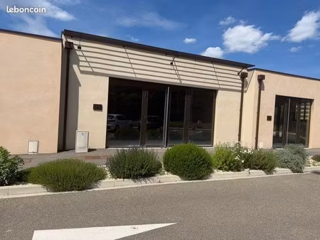 local commercial à vendre – arles – emplacement idéal