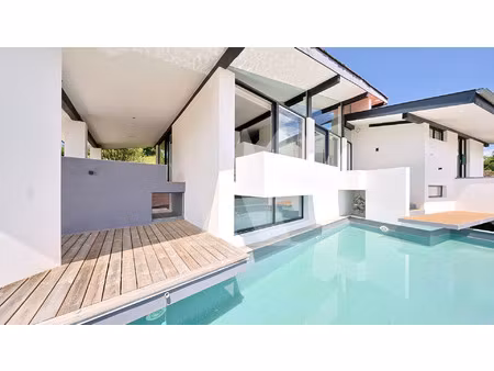 villa de luxe à vendre à villefranque
