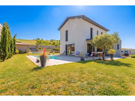 villa de luxe à vendre à lacenas