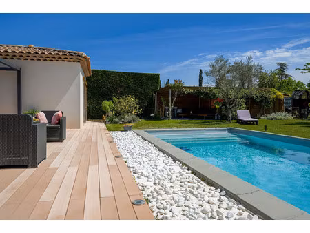 maison de luxe à vendre dans le quartier mazenod-bellevue-saint donat-banon