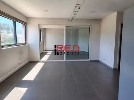 location bureaux 70 m²