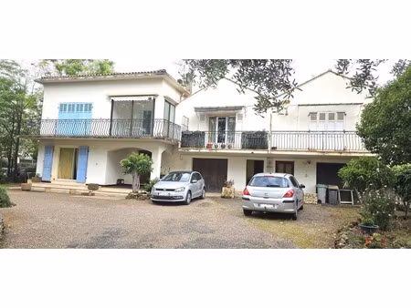 ensemble immobilier t11 de 279 m2 avec garage  caves et hangar sur 816 m2 de terrain