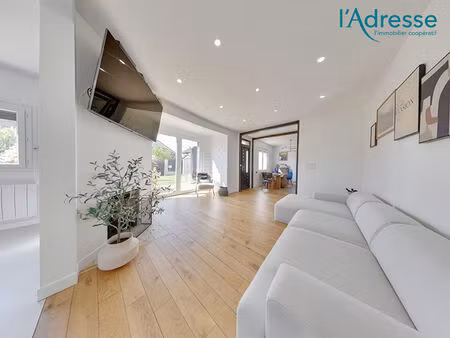 vente maison 6 pièces  140.00m²  vaires