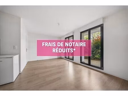 joli studio de 32m² + 6m² de terrasse situe en rez de chausse sur rue calme