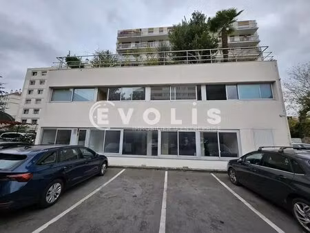 vente bureaux 277 m² à 776 m²