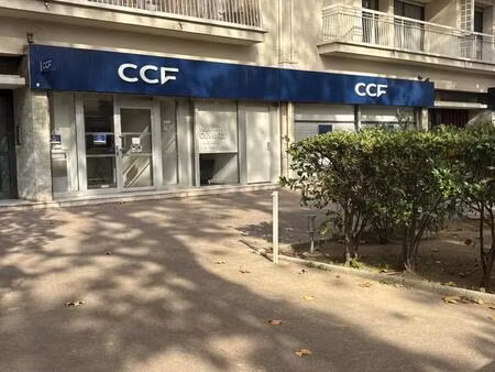 location commerce marseille 13010 83m²