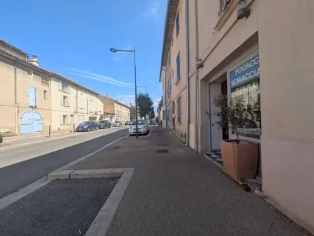 vente commerce meyrargues 13650 102m²