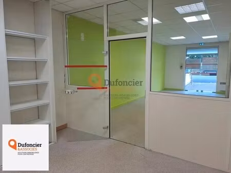 location commerce poitiers 86000 140m²