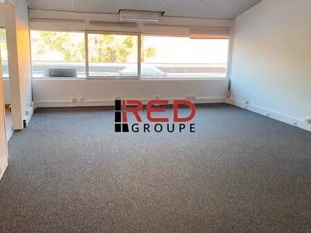 location local d’activités aubagne 13400 199m²