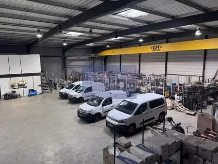 location local d’activités eysines 33320 1127m²