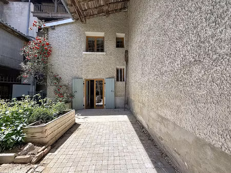 charmant appartement chalamont 116.5 m2  3 chambres  terrasse