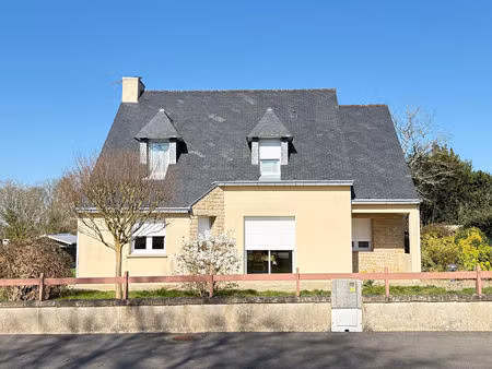noyal-muzillac - centre bourg  maison t5 de 119 m²