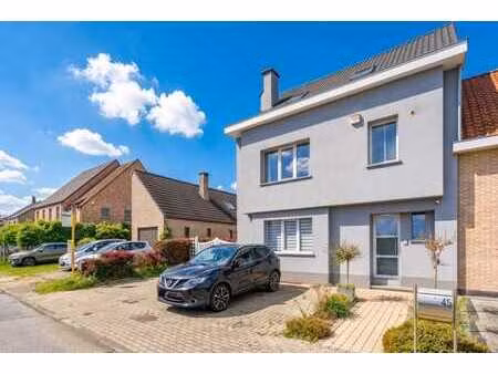 quartier résidentiel - superbe maison sur 12 ares 40