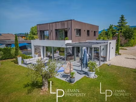 sublime maison moderne dans un cadre exceptionnel