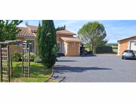 maison à vendre 8 pièces frejeville (81)