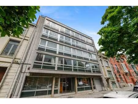 ruim en lichtrijk appartement met 3 slaapkamers in hartje...