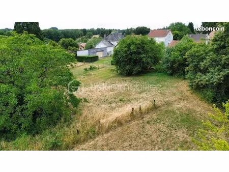 terrain 750 m² chalus