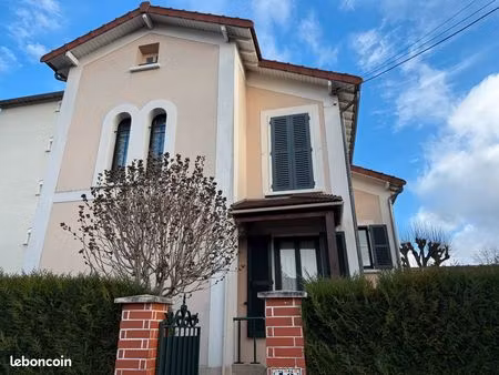 maison ancienne centre ville petit garches maison de 191m² sur un terrain de 300m²