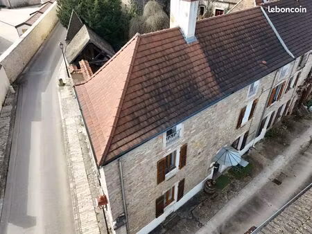 rare : maison de caractère en pierre de 140 m² au cœur de gevrey-chambertin