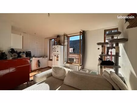 bel appartement 2 pièces centre bourg 2ième étage