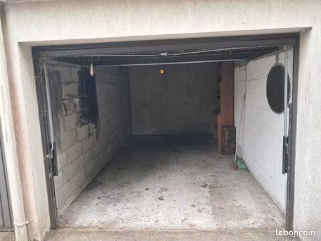 garage / parking à louer bois saint louis