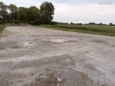 location terrain / parking
