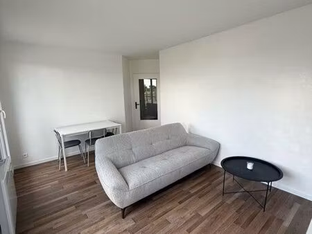 f2 meublé vigneux sur seine refait à neuf