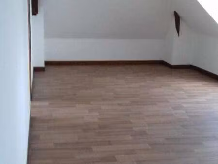 location appartement 3 pièces à saint-gilles (50180) : à louer 3 pièces / 41m² saint-gille