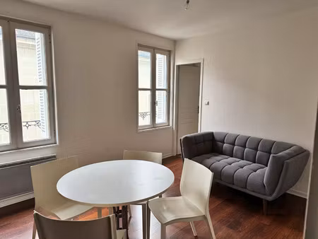 location appartement 2 pièces 33 m² à châtellerault (86100)