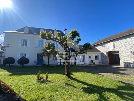 vente maison 6 pièces 200 m² lescar (64230)
