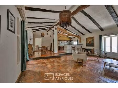 maison de village de caractère avec terrasses  jardin et caves voûtées