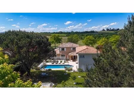 villa 8 pièces