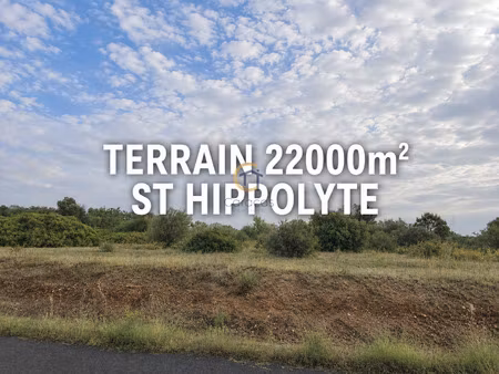 terrain agricole : 22000 m2 oliviers - amandiers - vignes -