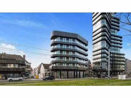 appartement de coin luxueusement fini dans la heldentoren.