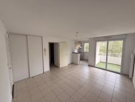 appartement t2 42m2 avec parking - les sorinières / centre-ville