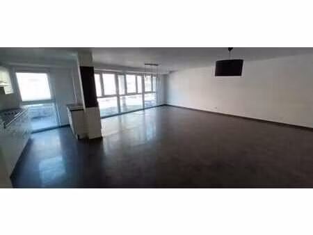 appartement 3 ch avec emplacement de parking.