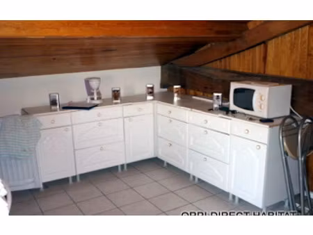 location appartement  m² t-2 à trévoux  372 €