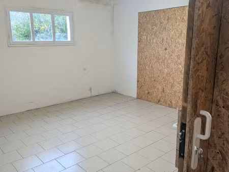 location parking / box  16.43m²  la barre