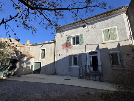 montpeyroux maison bourgeoise avec grande remise agricole et