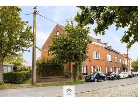 gezellige woning met terras op rustige ligging in oostakker
