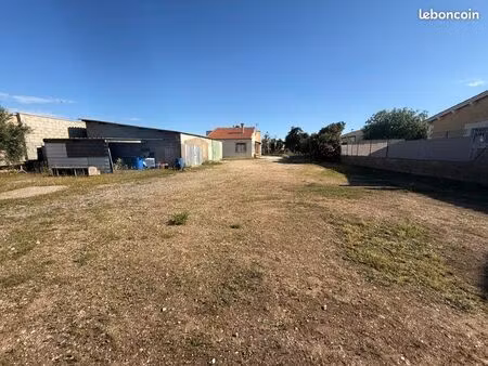 maison sur terrain de 1953m2