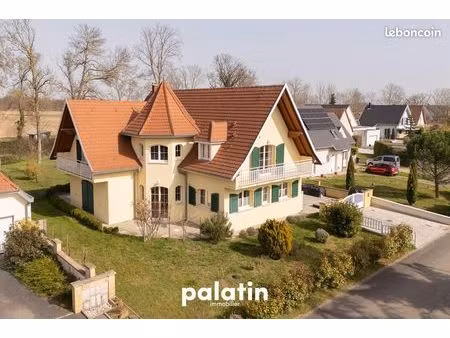 maison 8 pièces 230 m²