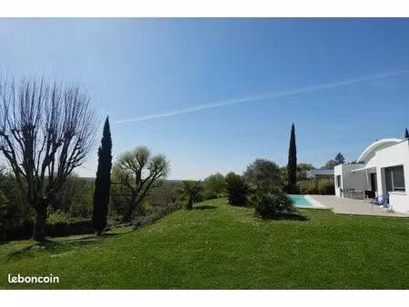 maison de plain-pied au calme  vue dégagée
