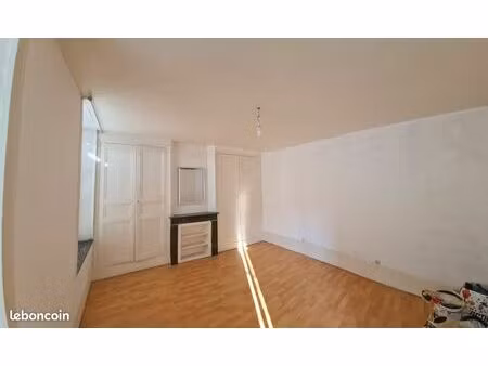 f3 70m2 hypercentre proche place ducale